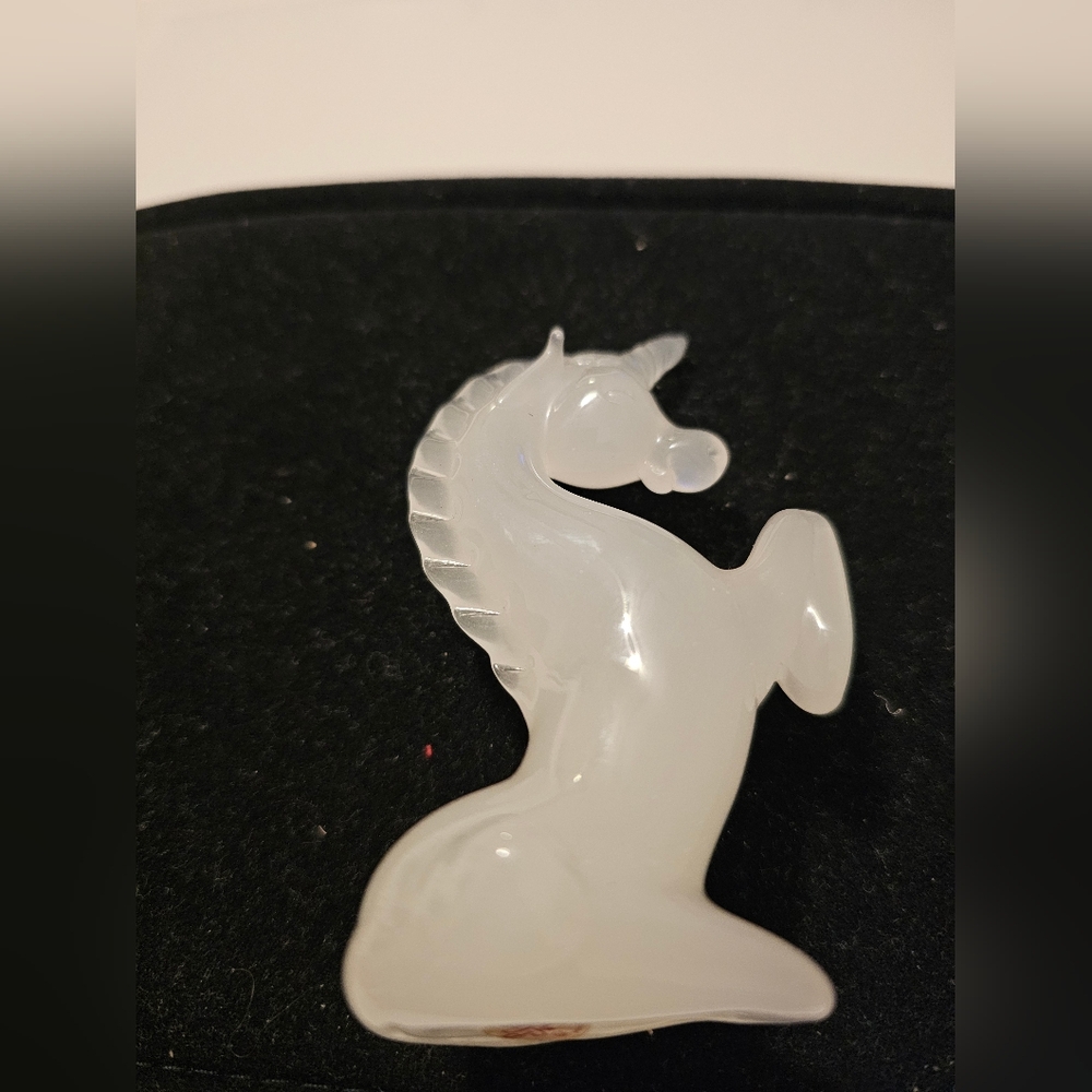 Unicorn Milk Glass Styled Figurine Handcrafted by Princeton Gallery 1992